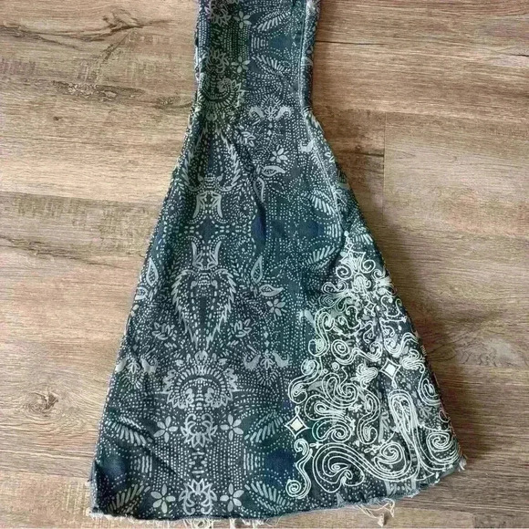 Free People Blue Floaty-Dot High Rise Raw Edge Just Float On Flare Jeans 27 Boho - Picture 5 of 9